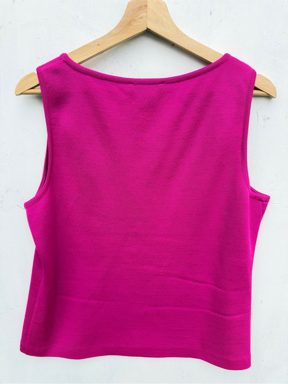 St. John Bright Fuchsia Sleeveless Knit Tank wool blend - Picture 2 of 6